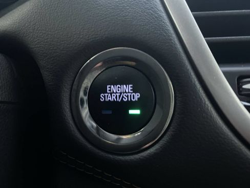 Used 2020 Chevrolet Trax LT w/ LT Convenience Package FWD image 8