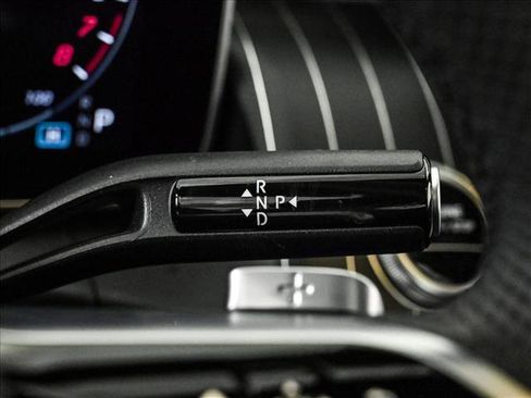 Certified 2025 Mercedes-Benz GLC 350e 4MATIC image 12