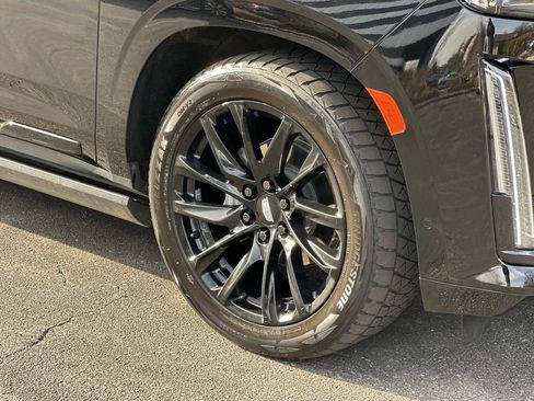 Used 2023 Cadillac Escalade Sport Platinum w/ LPO, ONYX Package image 31