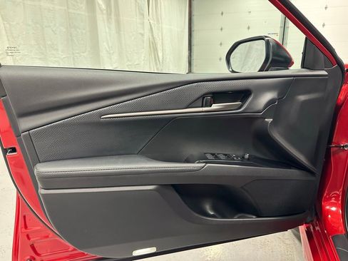 Used 2025 Toyota Camry XSE image 8