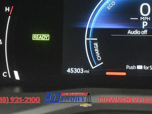 Used 2025 Toyota Camry LE FWD image 31