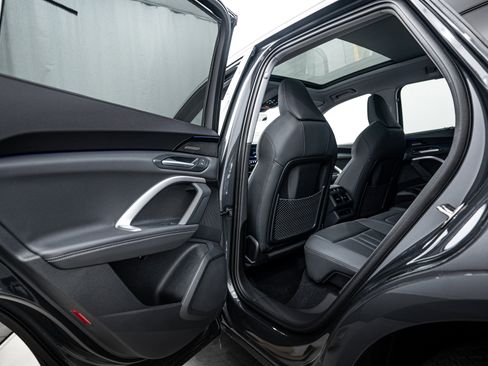 New 2025 Audi Q5 Premium Plus image 16