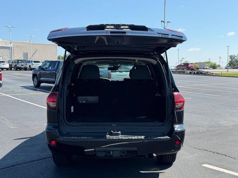 Used 2020 Toyota Sequoia TRD Pro AWD/4WD image 4