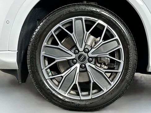 Used 2025 Audi Q5 Premium Plus w/ Premium Plus AWD/4WD image 11