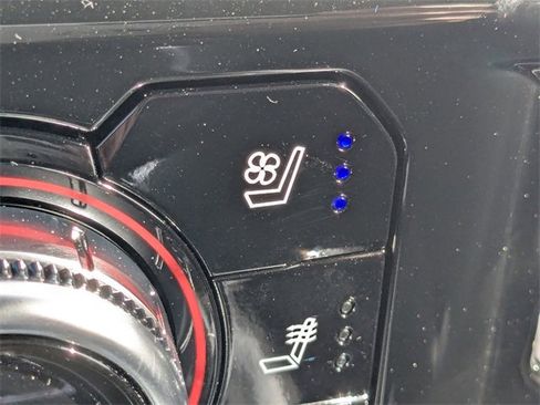 New 2026 GMC Sierra 1500 SLT image 22