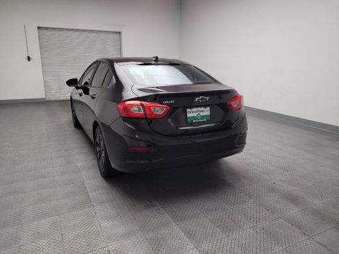 Used 2017 Chevrolet Cruze LS FWD image 6