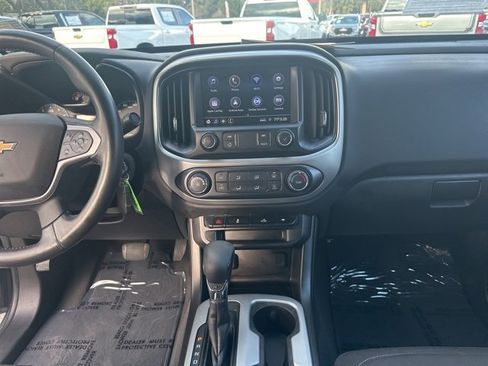 Used 2022 Chevrolet Colorado LT w/ LT Convenience Package image 3