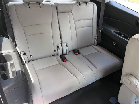 Used 2020 Honda Pilot Touring image 25