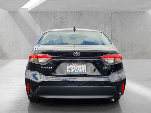 Used 2025 Toyota Corolla LE image 5