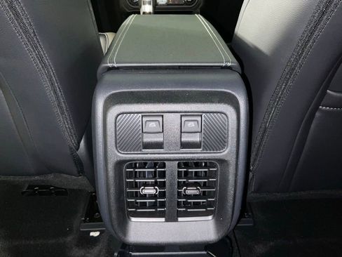 New 2026 Ford Bronco Outer Banks w/ Sasquatch Package AWD/4WD image 16