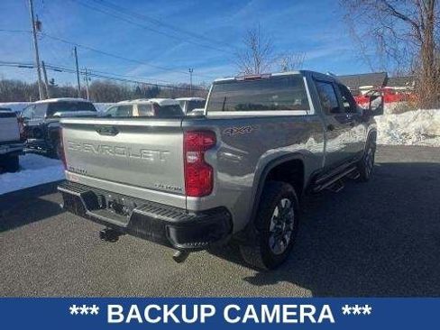 Used 2024 Chevrolet Silverado 2500 Custom w/ Custom Value Package image 3
