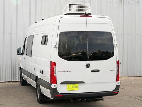Used 2021 Mercedes-Benz Sprinter 2500 w/ Premium Plus Package image 42