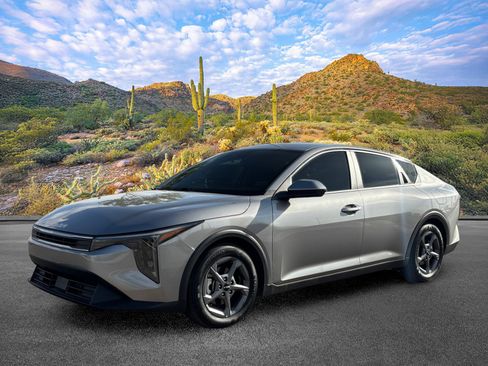 Certified 2025 Kia K4 FWD image 7