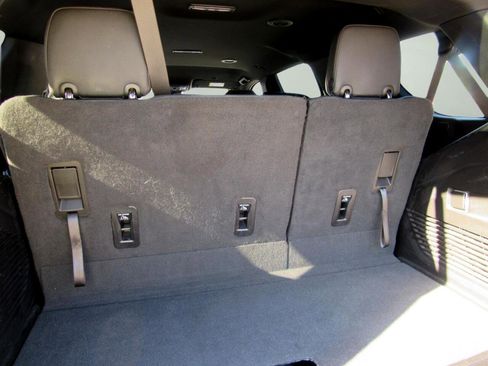 Used 2023 GMC Yukon SLT image 39