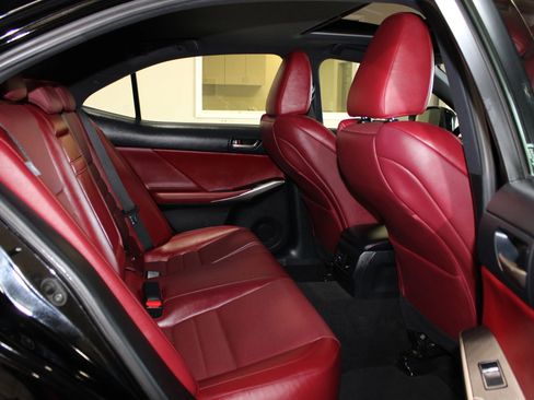 Used 2019 Lexus IS 300 F Sport w/ F Sport Package image 33