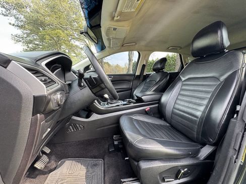 Used 2015 Ford Edge SEL w/ Equipment Group 201A image 17