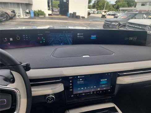 New 2026 Lincoln Navigator Reserve AWD/4WD image 34