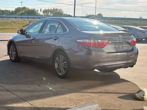 Used 2015 Toyota Camry SE FWD image 5