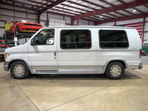 Used 1999 Ford E-150 and Econoline 150 RWD image 4
