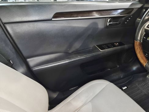 Used 2016 Lexus ES 350 w/ Premium Package w/Wood Trim FWD image 33