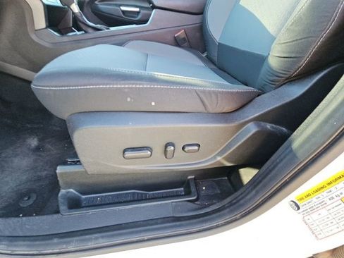 Used 2017 Ford Escape SE image 6