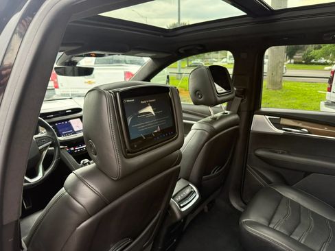 Used 2020 Cadillac XT6 Sport w/ Platinum Package AWD/4WD image 13