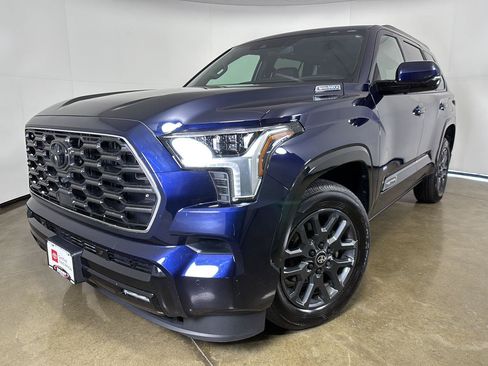 Used 2025 Toyota Sequoia Platinum AWD/4WD image 1