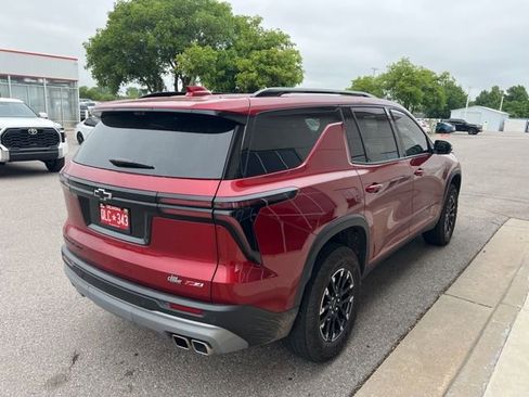Used 2025 Chevrolet Traverse Z71 w/ Enhanced Driving Package AWD/4WD image 4