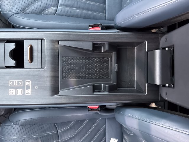 Used 2024 Nissan Ariya AWD image 25