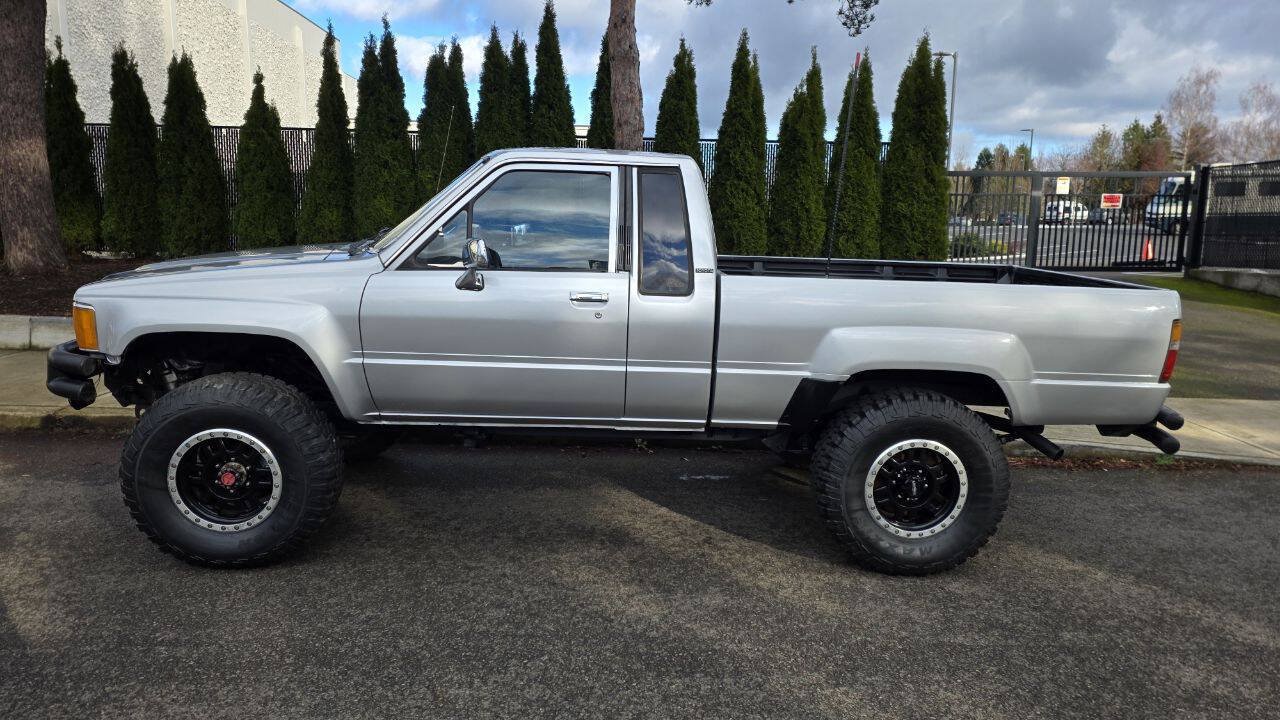 Used 1987 Toyota Pickup Deluxe AWD/4WD image 9