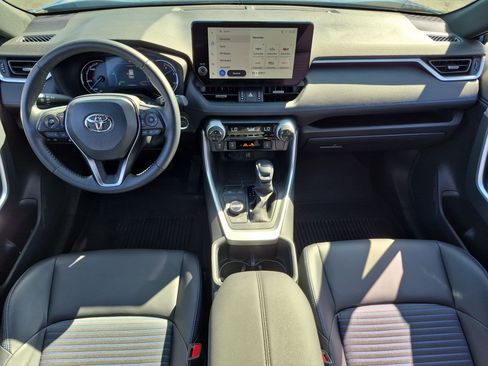 Used 2025 Toyota RAV4 XSE w/ Weather Package AWD/4WD image 27