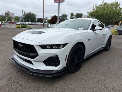 Used 2024 Ford Mustang GT Premium RWD image 4