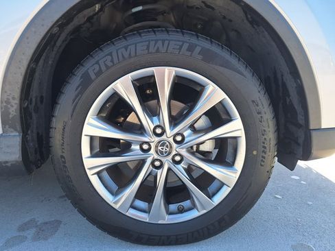 Used 2018 Toyota RAV4 Limited w/ Carpet Mat Package AWD/4WD image 21