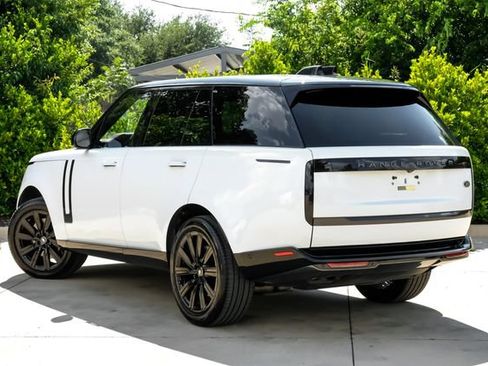 Used 2023 Land Rover Range Rover SE AWD/4WD image 12
