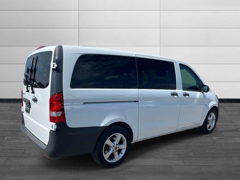 Used 2023 Mercedes-Benz Metris Passenger image 3
