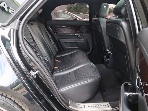 Used 2017 Jaguar XJ R-Sport image 22