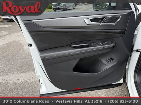 Certified 2024 Volkswagen Atlas Cross Sport SE w/ Black Wheel Package FWD image 16