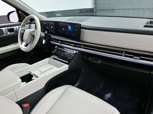 Used 2024 Hyundai Santa Fe Limited image 15