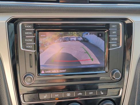 Used 2019 Volkswagen Passat 2.0T Wolfsburg w/ Wheels & Sunroof Package FWD image 17