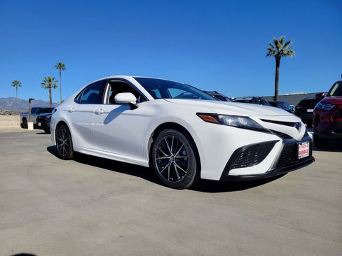 Certified 2024 Toyota Camry SE image 3