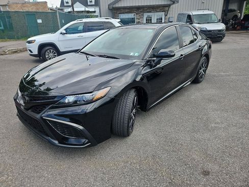 Used 2023 Toyota Camry SE FWD image 7