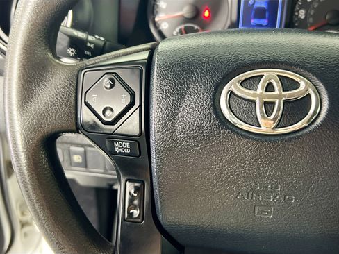 Used 2020 Toyota Tacoma SR image 17