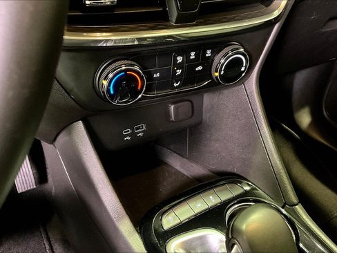 Used 2025 Buick Encore GX Preferred FWD image 16