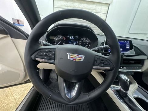 Used 2025 Cadillac CT4 Premium Luxury image 12