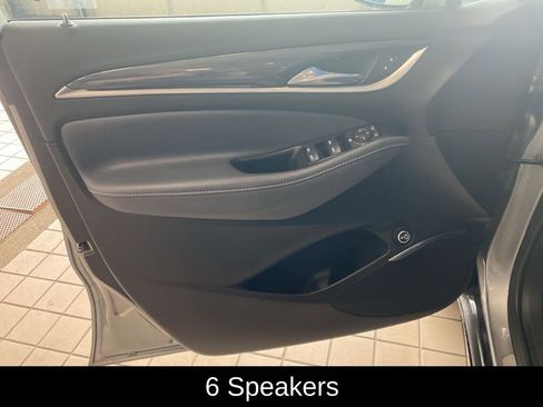 Used 2024 Buick Enclave Essence image 9