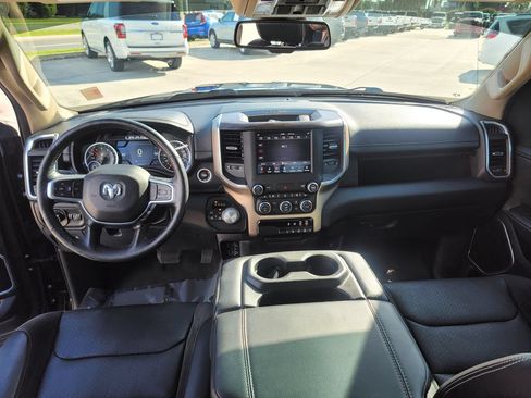 Used 2019 RAM 1500 Laramie AWD/4WD image 16