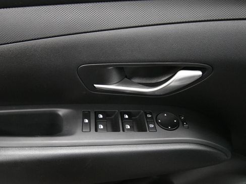 Used 2025 Hyundai Tucson SE AWD/4WD image 12