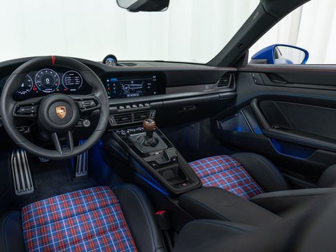 Used 2026 Porsche 911 Carrera T RWD image 25