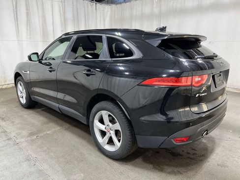 Used 2017 Jaguar F-PACE Premium image 2