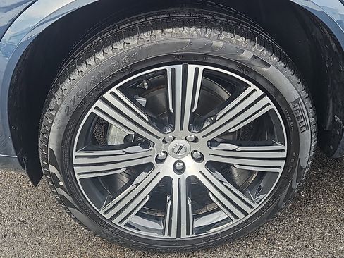 Used 2025 Volvo XC90 B6 Plus w/ Protection Package Premier image 4